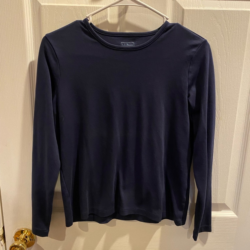 L.L. Bean dark navy blue long sleeve T-shirt size S – petite
Sept